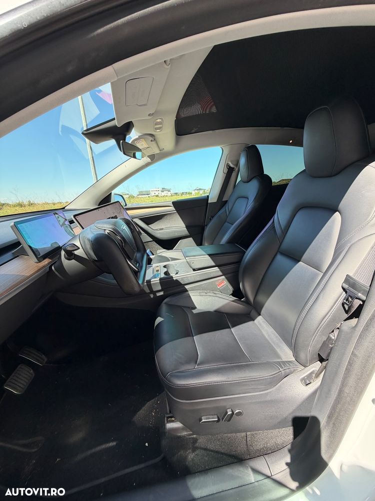 Tesla Model Y AWD Performance - 5