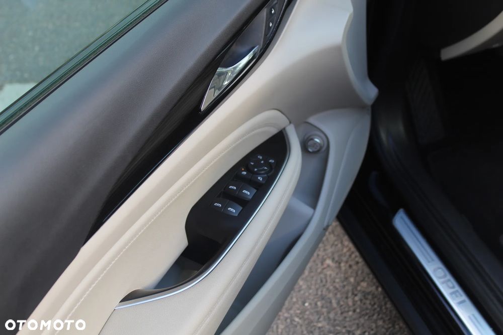 Opel Insignia - 17