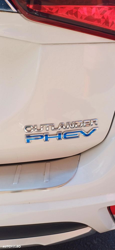 Mitsubishi Outlander 2.0 4WD - 16