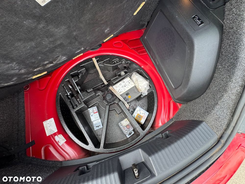 Volkswagen New Beetle - 35