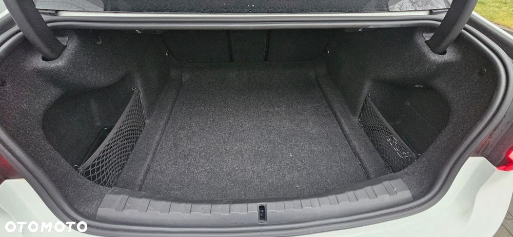 BMW Seria 3 318i Business Edition - 15