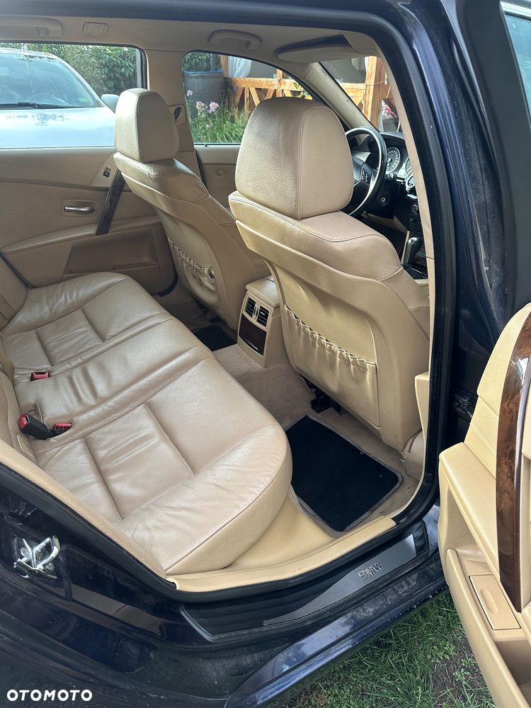 BMW Seria 5 525d - 15