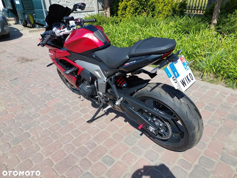 Triumph Daytona - 3