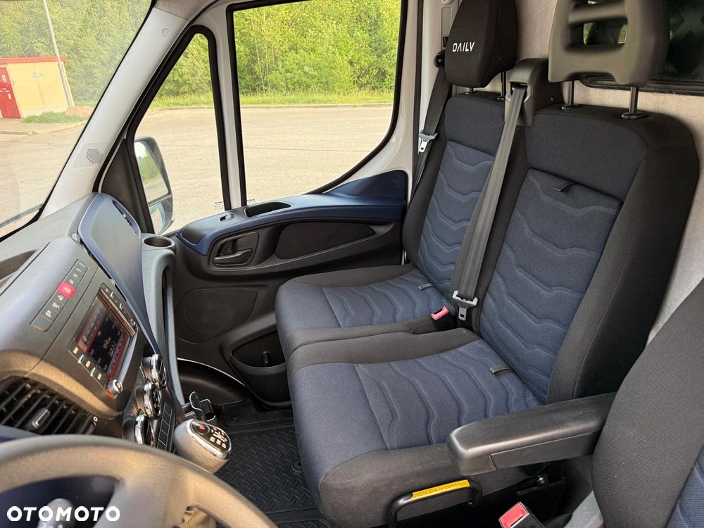 Iveco Daily 35S14 Automat Hi-Matic 2.3 140KM 2017r L3H2 - 17