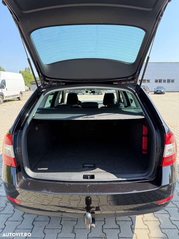 Skoda Octavia 1.6 TDI DSG Ambition - 6