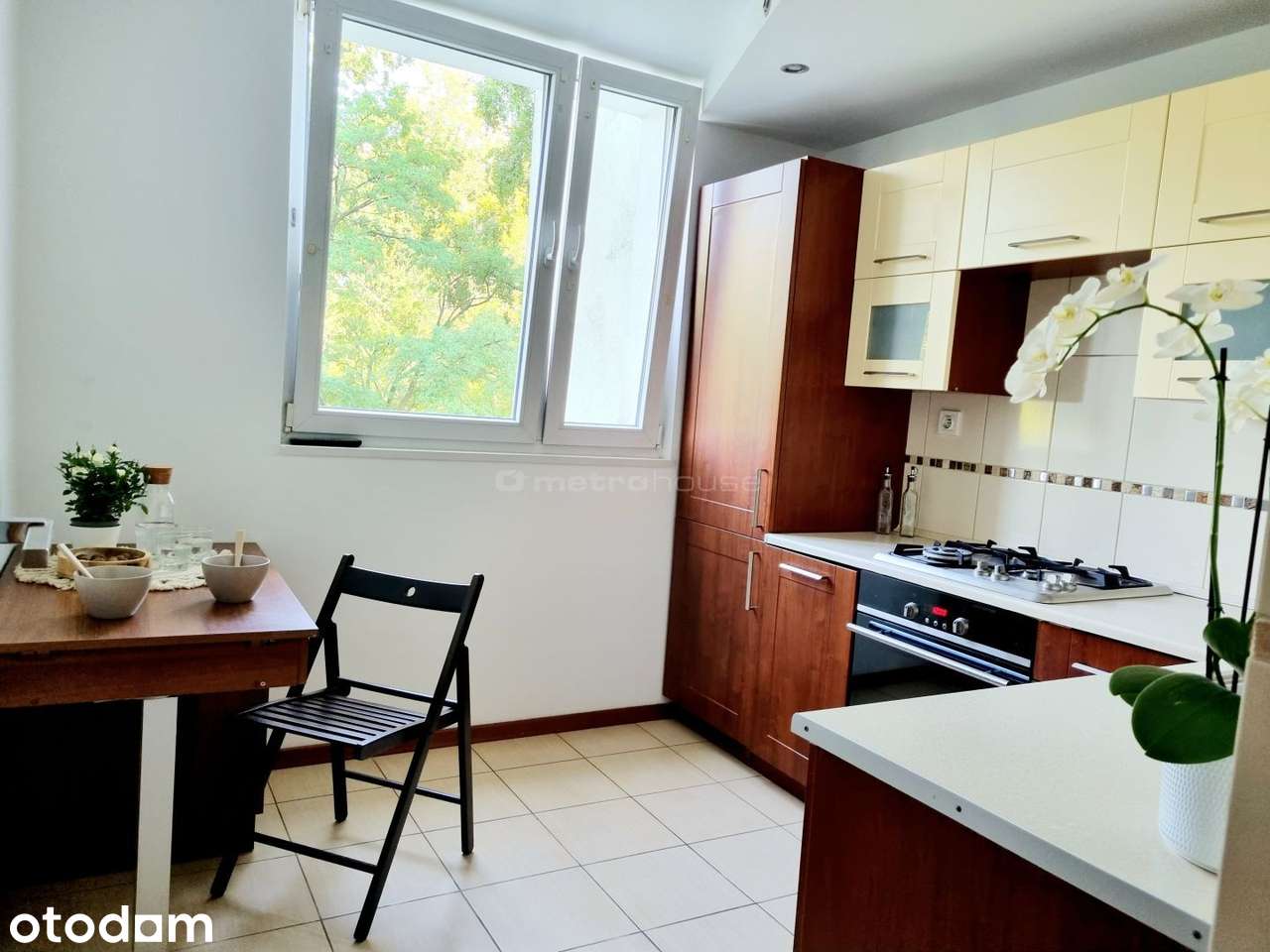 2-pokoje  48 m²  200 m od metra Imielin  balkon