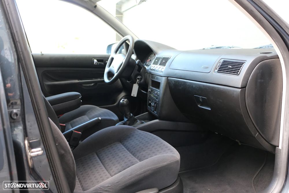 VW Golf 1.4i Confortline JE+AC - 11