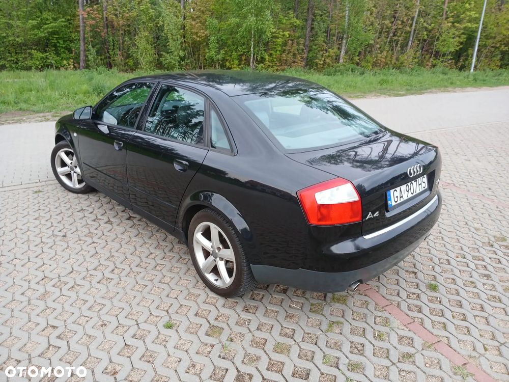 Audi A4 Limousine - 13