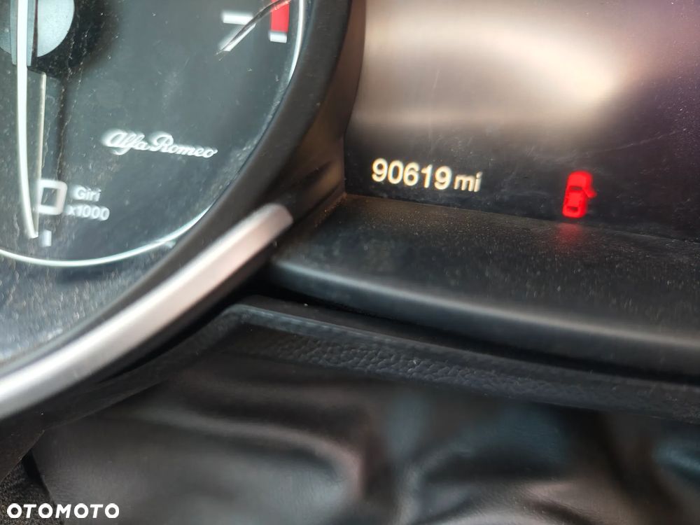 Alfa Romeo Giulia 2.0 Turbo 16V AT8 Veloce Ti - 8