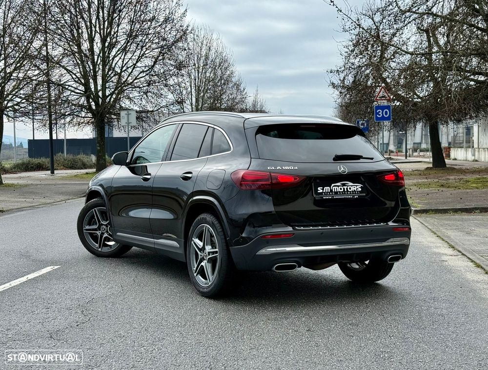 Mercedes-Benz GLA 180 d AMG Line - 2