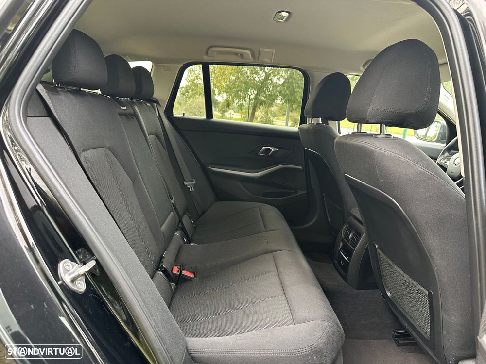 BMW 330 e Line Luxury Auto - 23