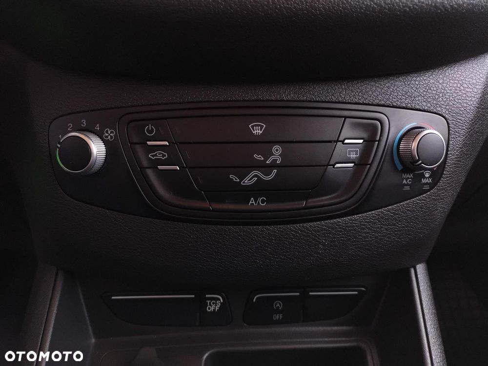 Ford Transit Courier - 16