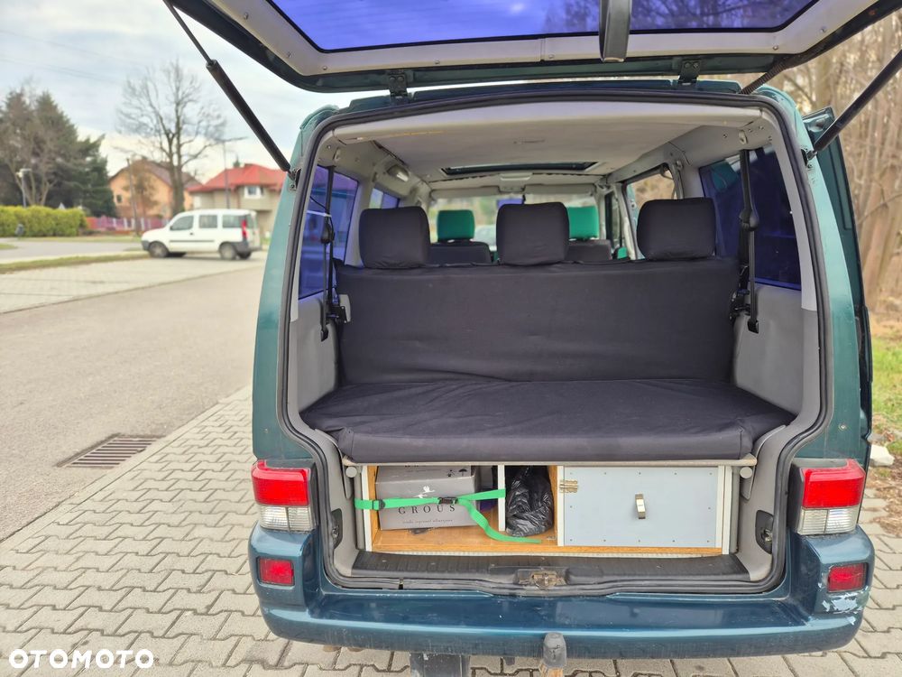 Volkswagen Multivan - 14