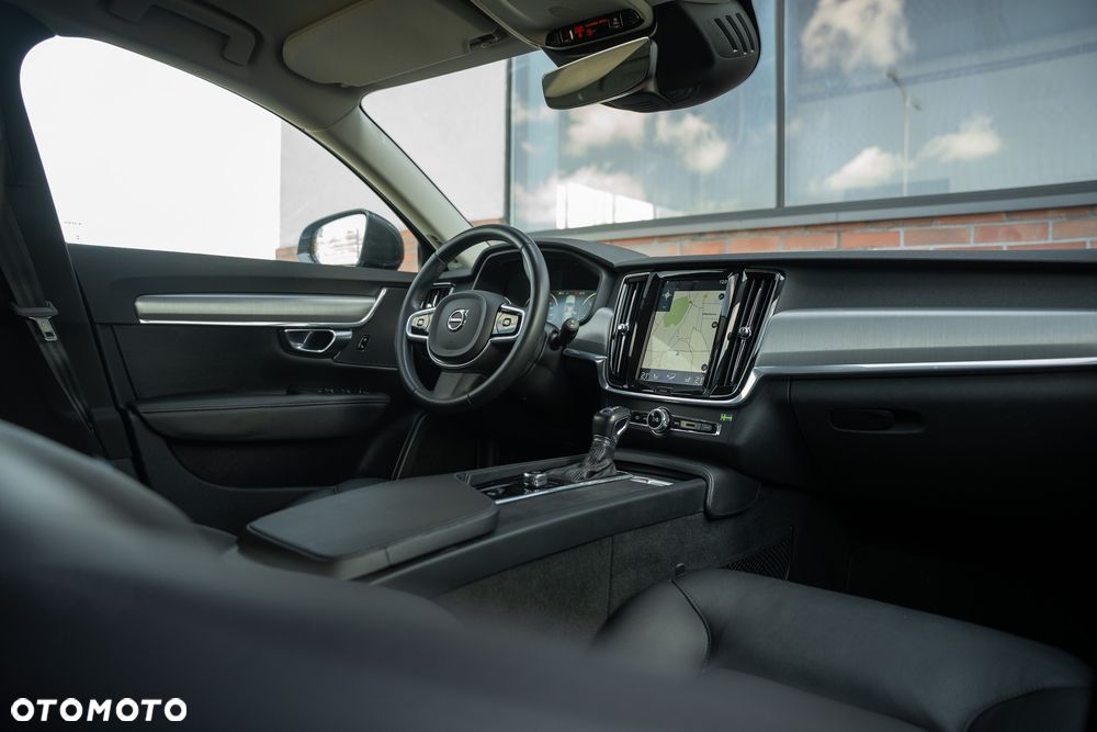 Volvo V90 D3 Geartronic Momentum Pro - 29