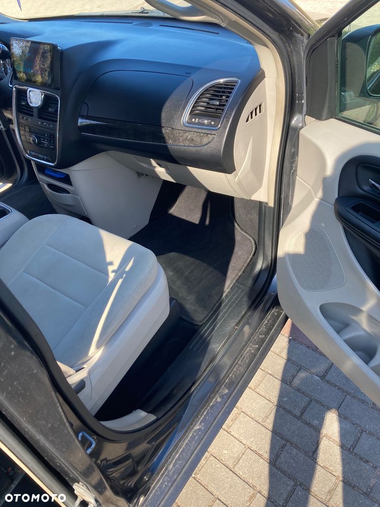 Chrysler Town & Country 3.6 Touring - 13