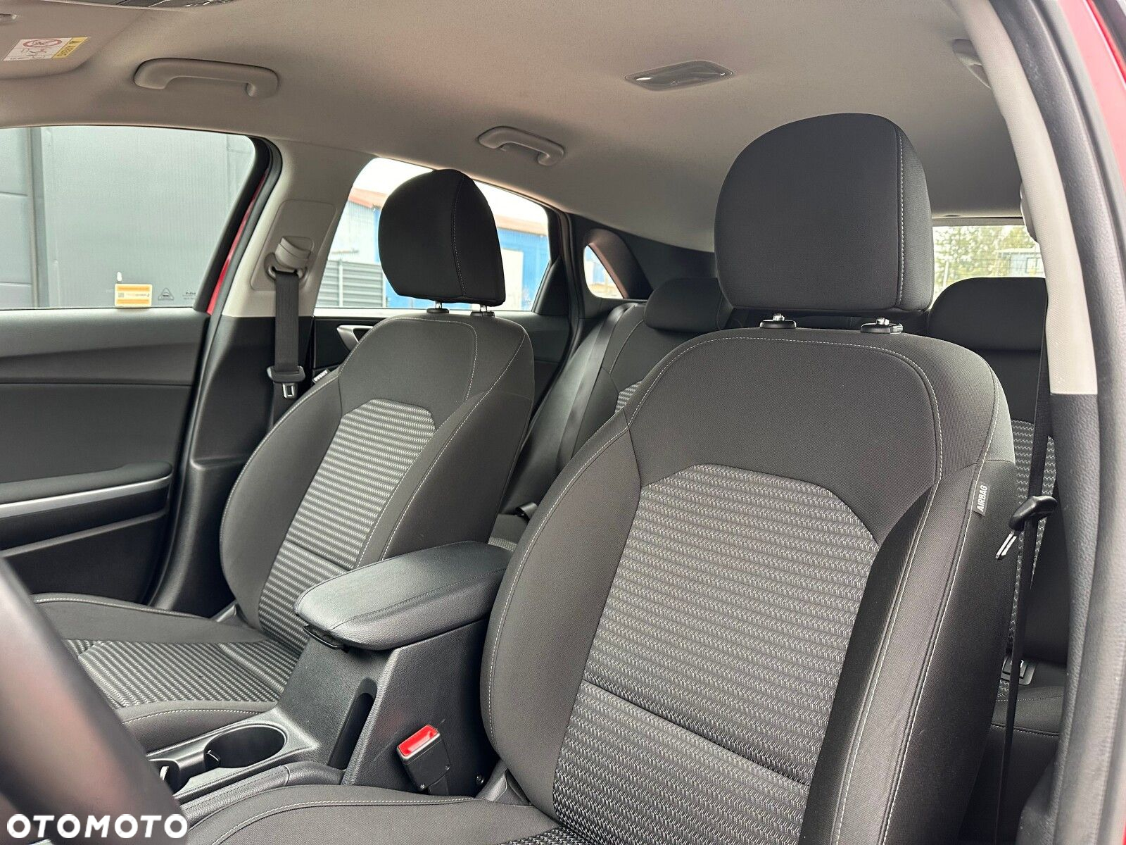 Kia Ceed - 9