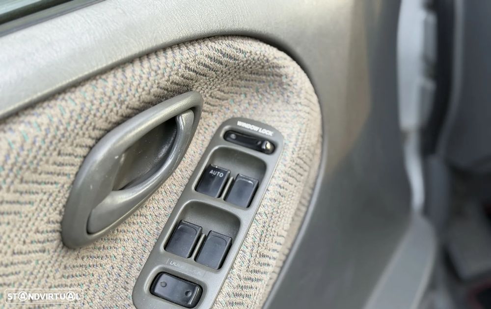 Suzuki Grand Vitara Metal Top 2.0 TDi - 17