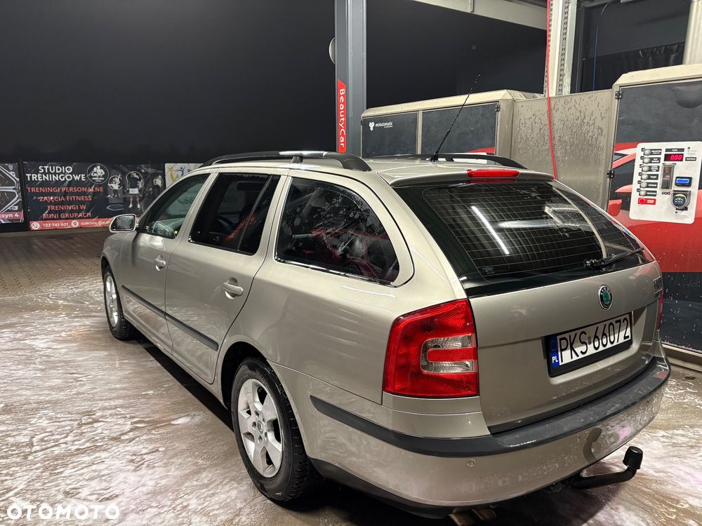 Skoda Octavia 2.0 TDI DSG Elegance - 3
