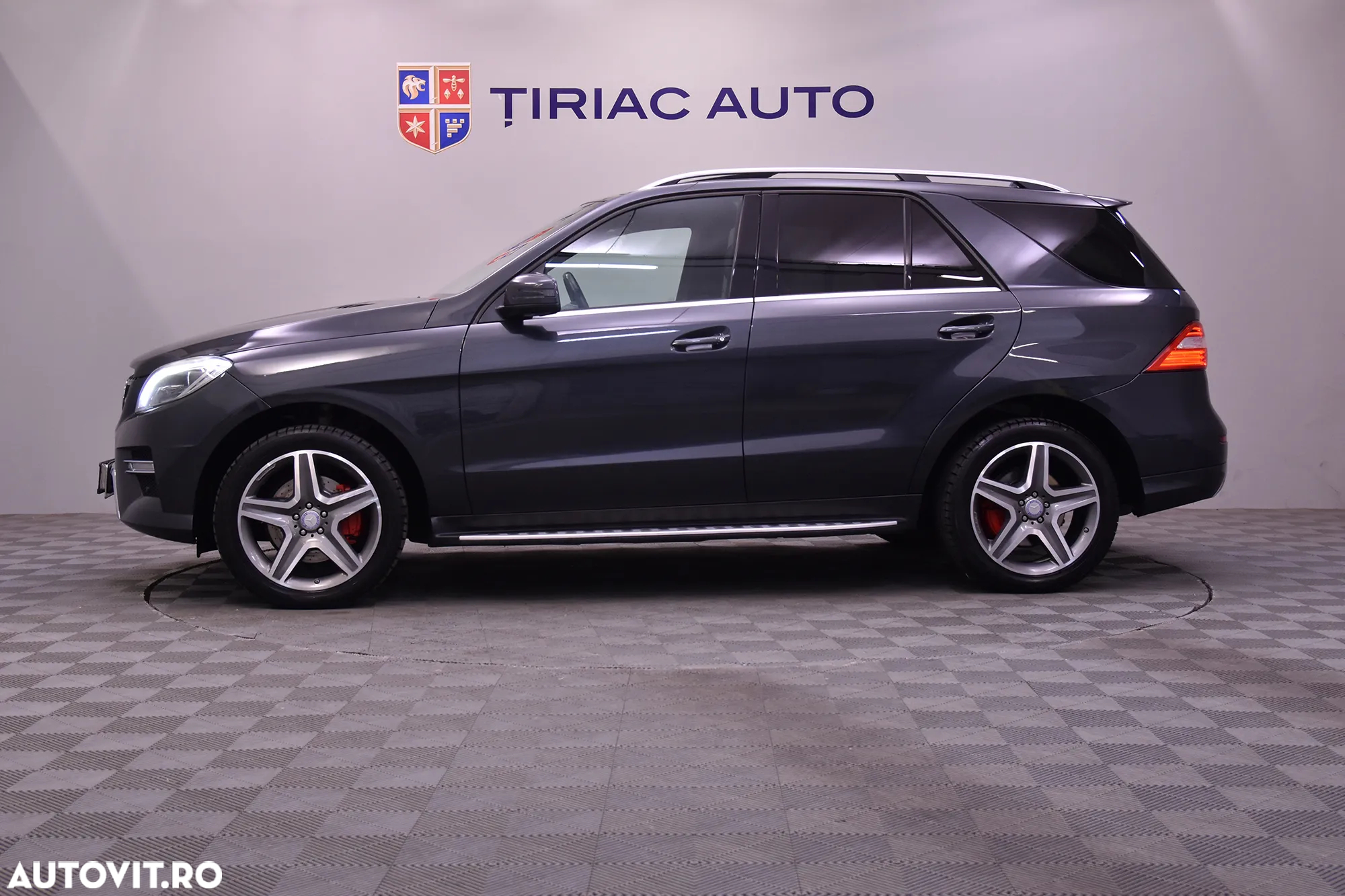 Mercedes-Benz ML 350 BlueTec 4MATIC Aut - 2