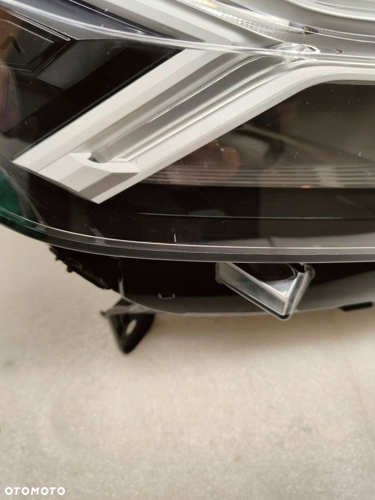 DACIA SANDERO STEPWAY FULL LED LAMPA PRAWY PRZÓD 260107978R - 2