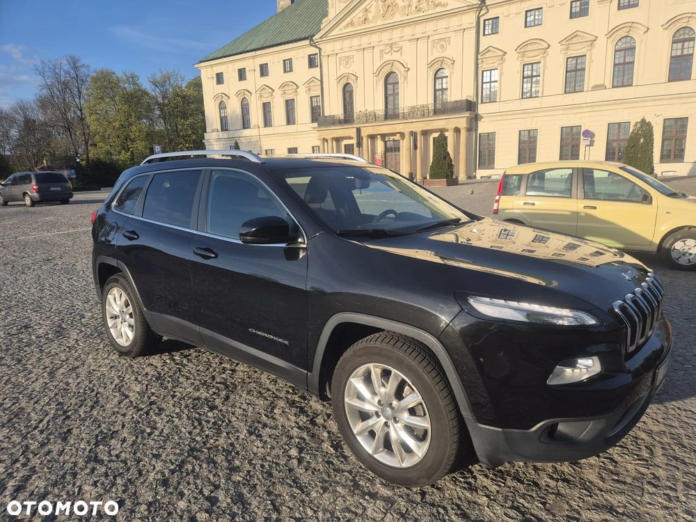 Jeep Cherokee - 26