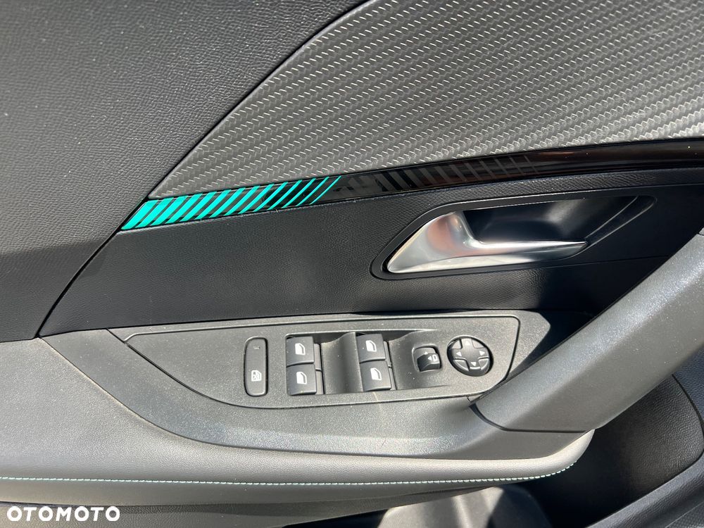 Peugeot 2008 PureTech 130 Allure - 25