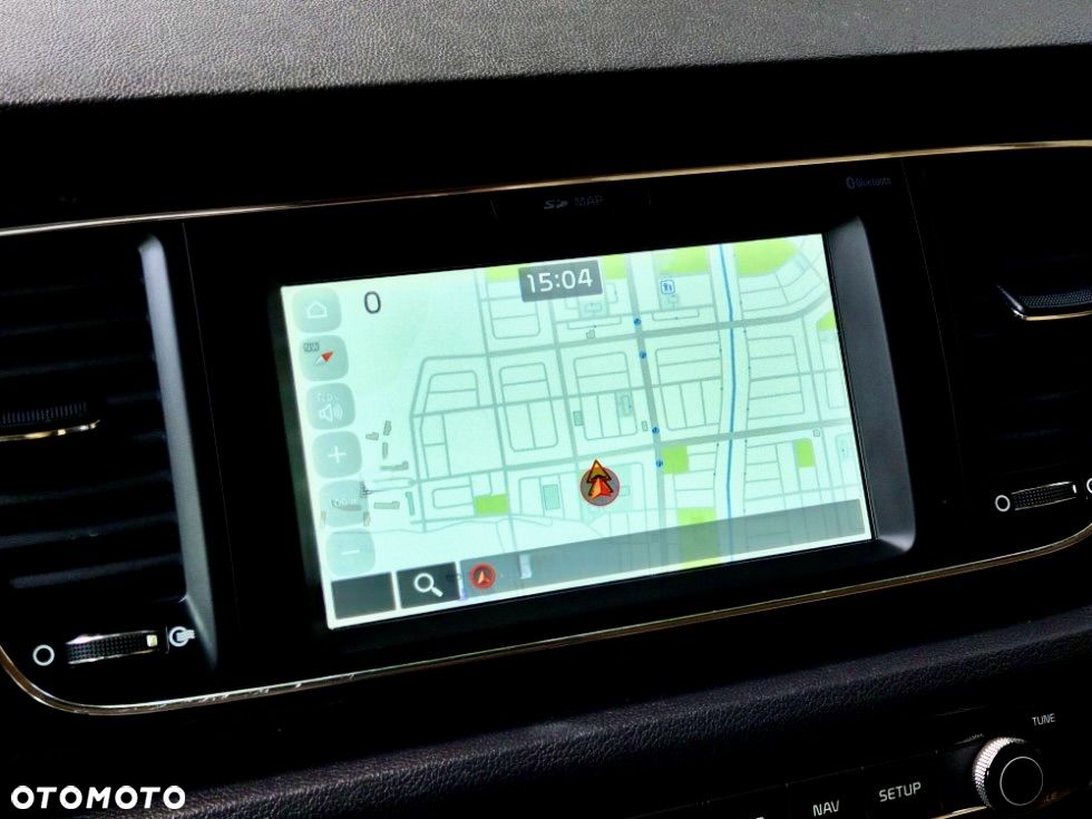 Kia Carnival - 24