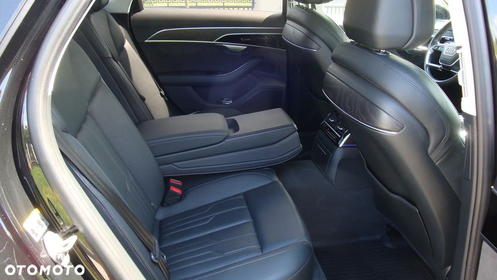 Audi A8 - 7
