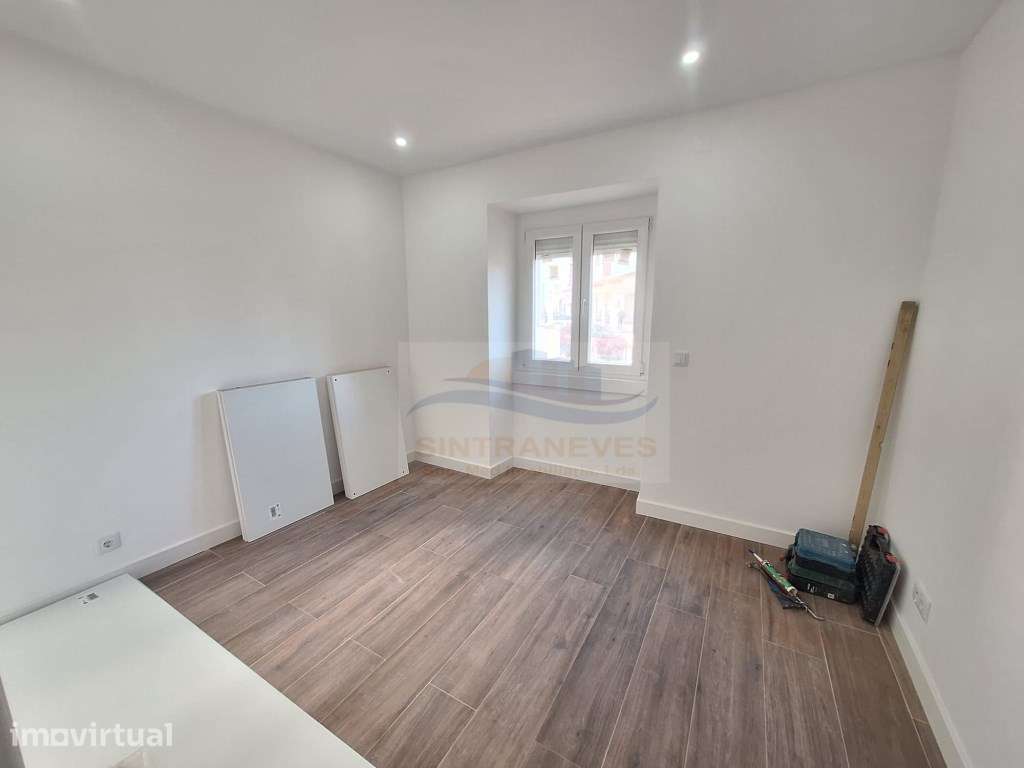 Apartamento T2 com logradouro, na Venda Nova, perto do Metro - Grande imagem: 5/8