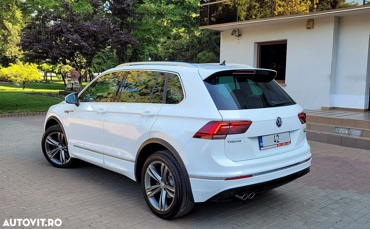 Volkswagen Tiguan - 11