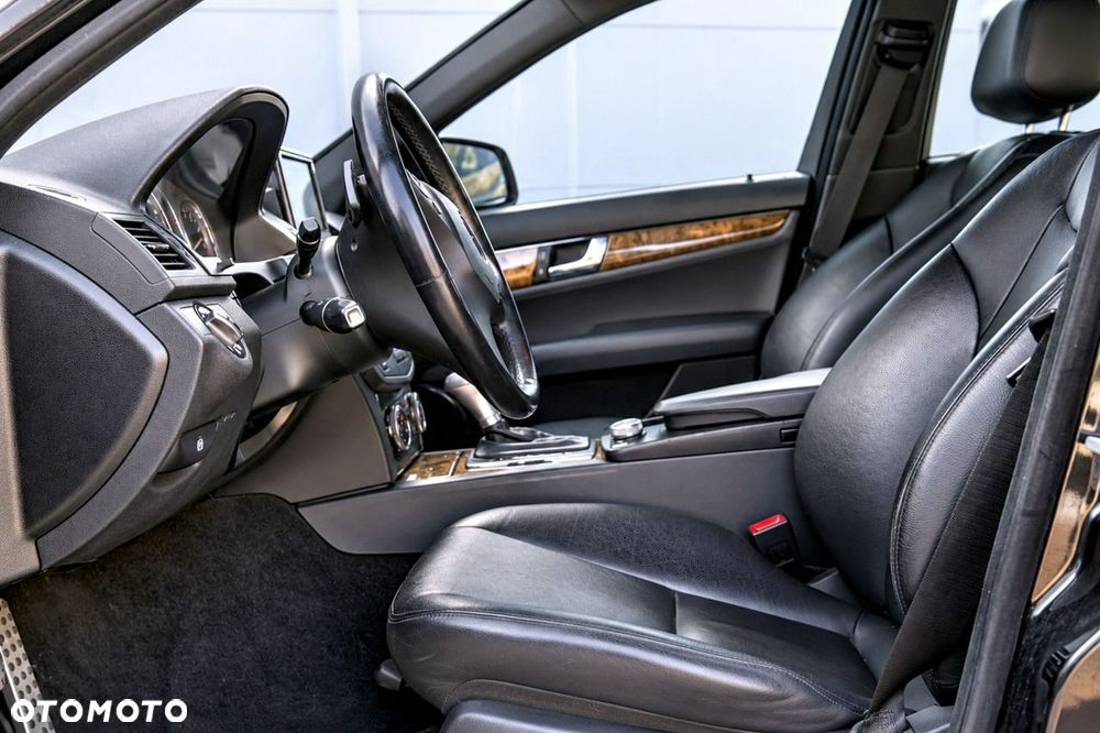 Mercedes-Benz Klasa C 350 7G-TRONIC Avantgarde - 17