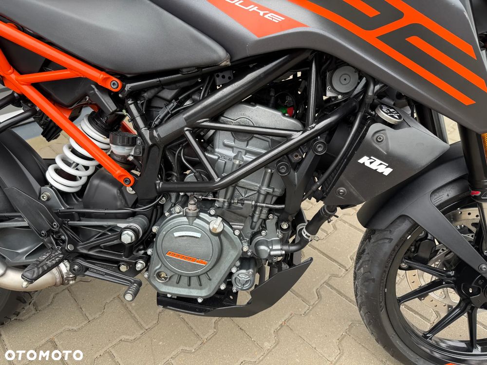 KTM Duke 125 - 18