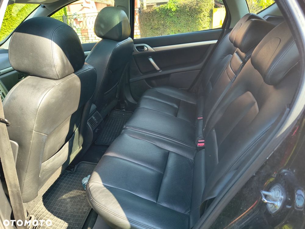 Peugeot 407 - 11