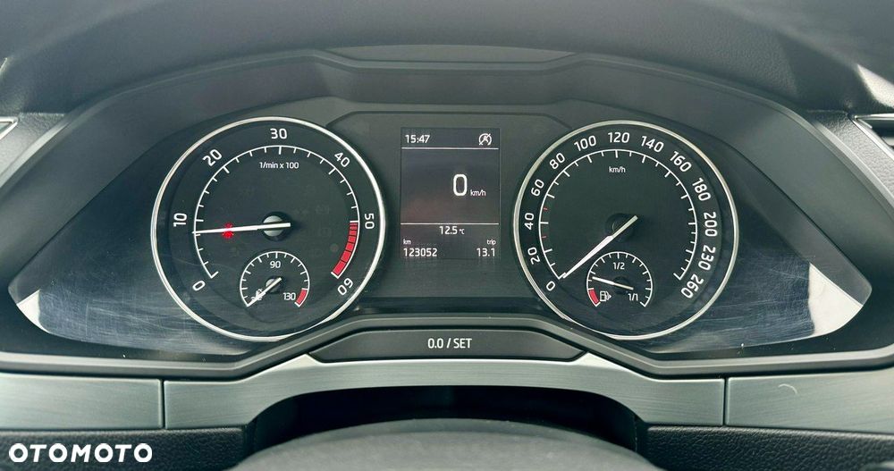 Skoda Superb 2.0 TDI SCR Ambition - 27