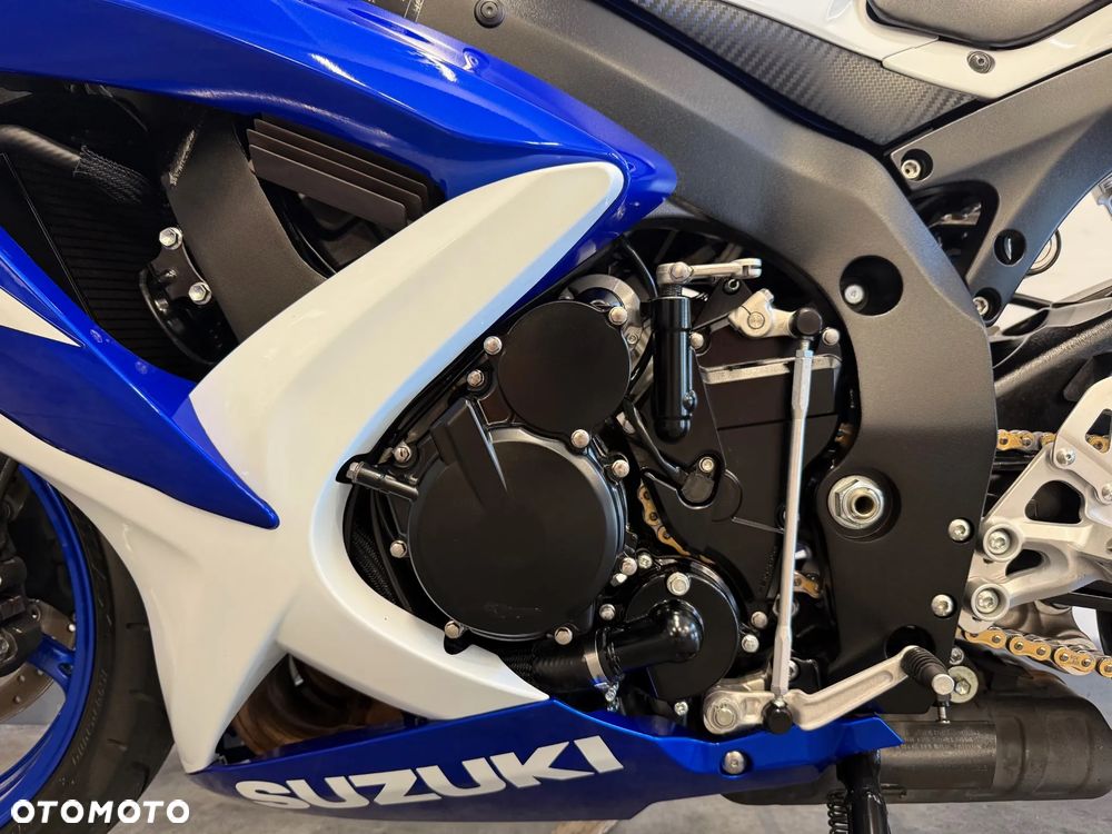 Suzuki GSX-R - 15
