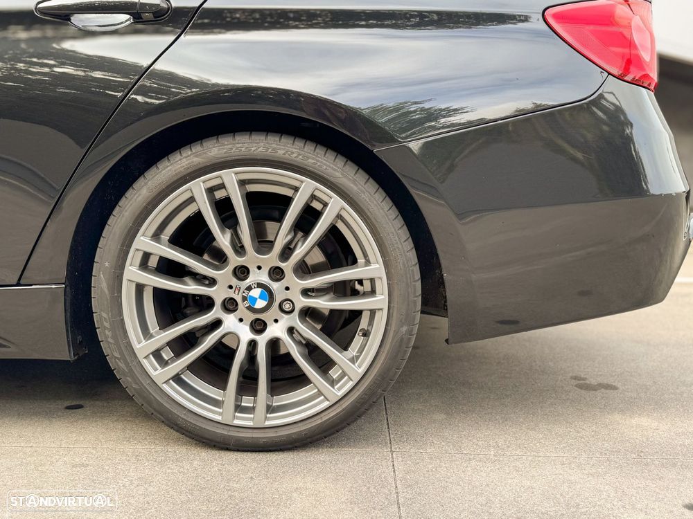BMW 320 d Touring Pack M - 15