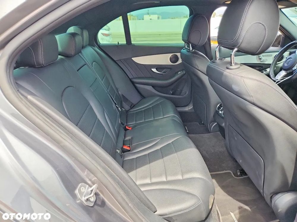 Mercedes-Benz Klasa C 300 9G-TRONIC AMG Line - 9