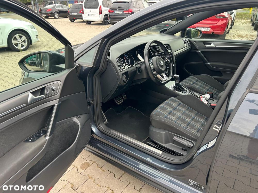Volkswagen Golf - 19