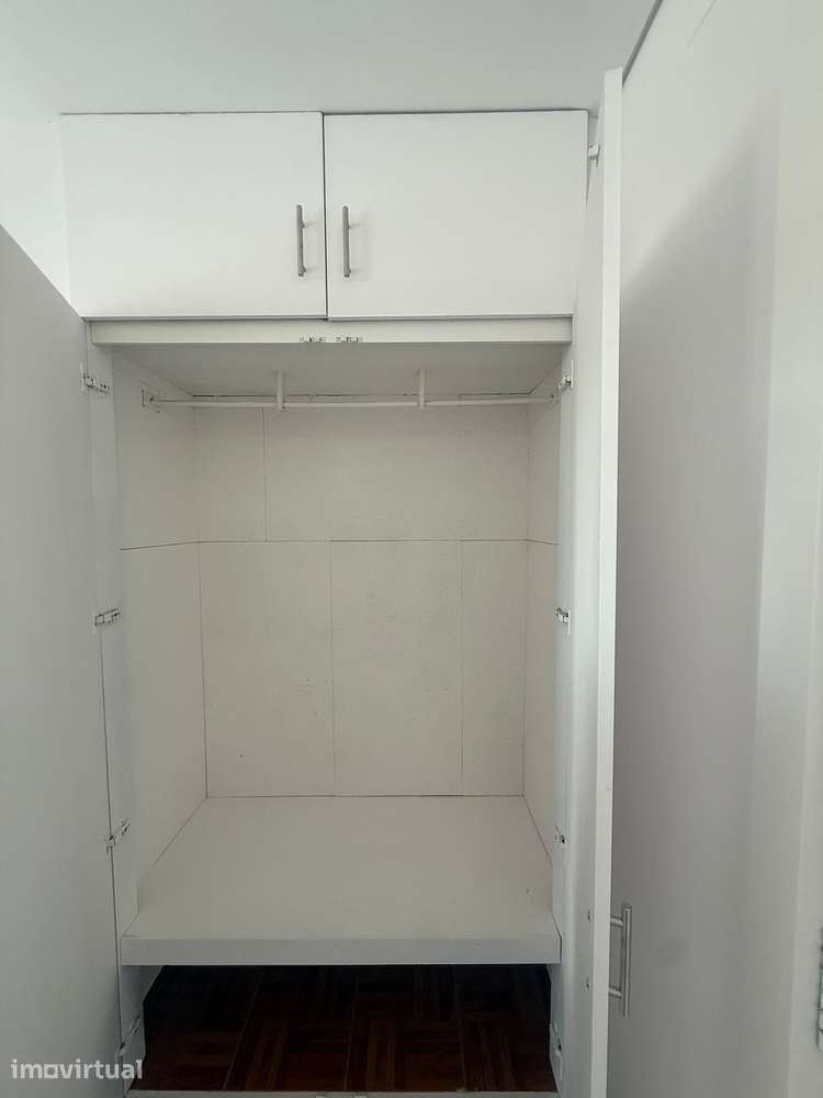 Apartamento T1 Remodelado - Grande imagem: 3/18