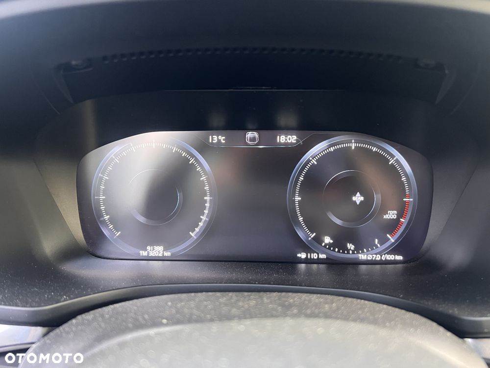 Volvo V60 D3 Momentum - 8
