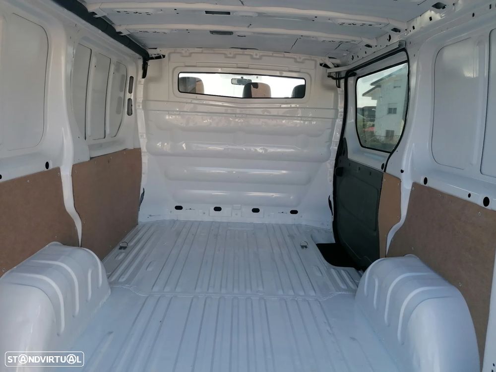 Opel Vivaro 2.0 - 7