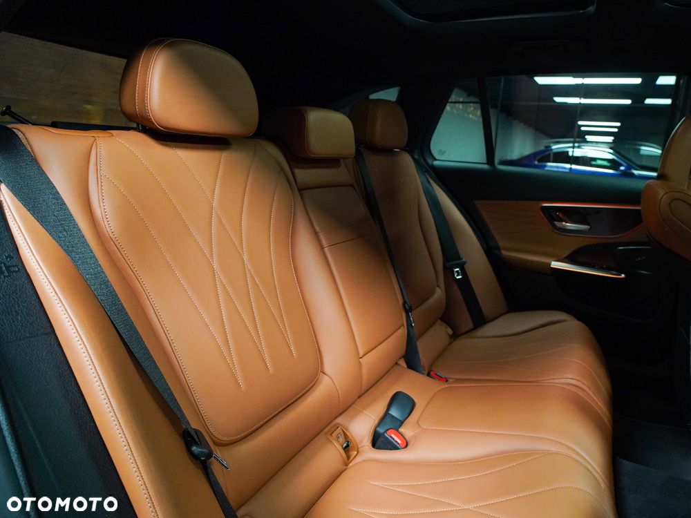 Mercedes-Benz Klasa C 220 d 4MATIC 9G-TRONIC - 37