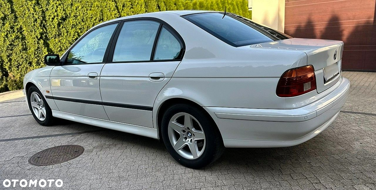 BMW Seria 5 - 32