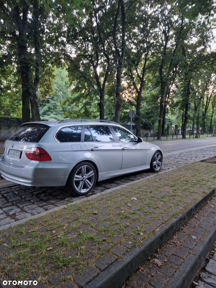 BMW Seria 3 325i - 17