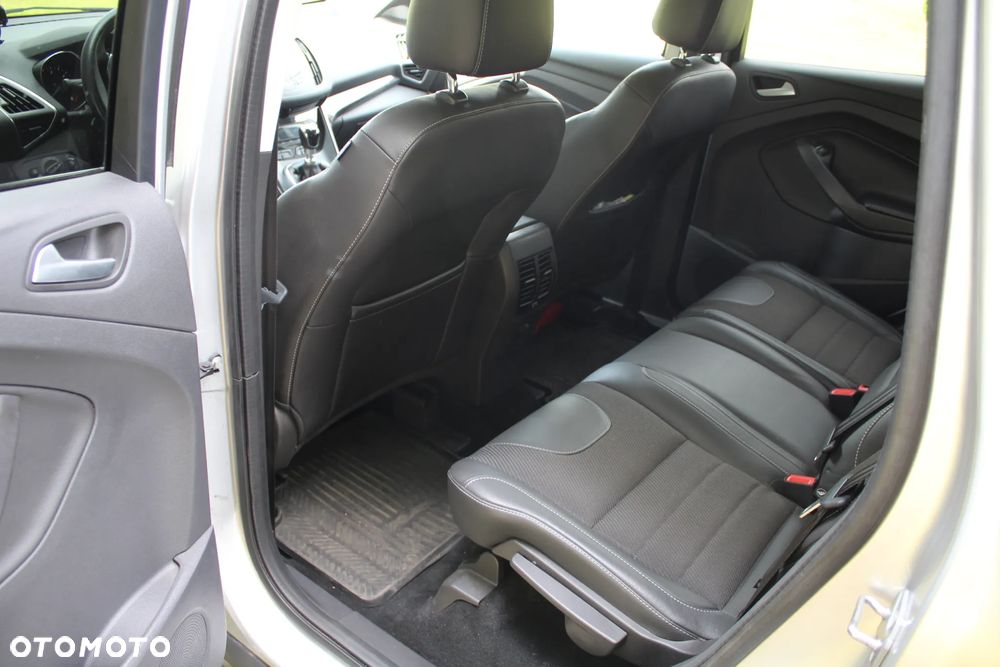 Ford Kuga 2.0 TDCi 4x4 Titanium - 16