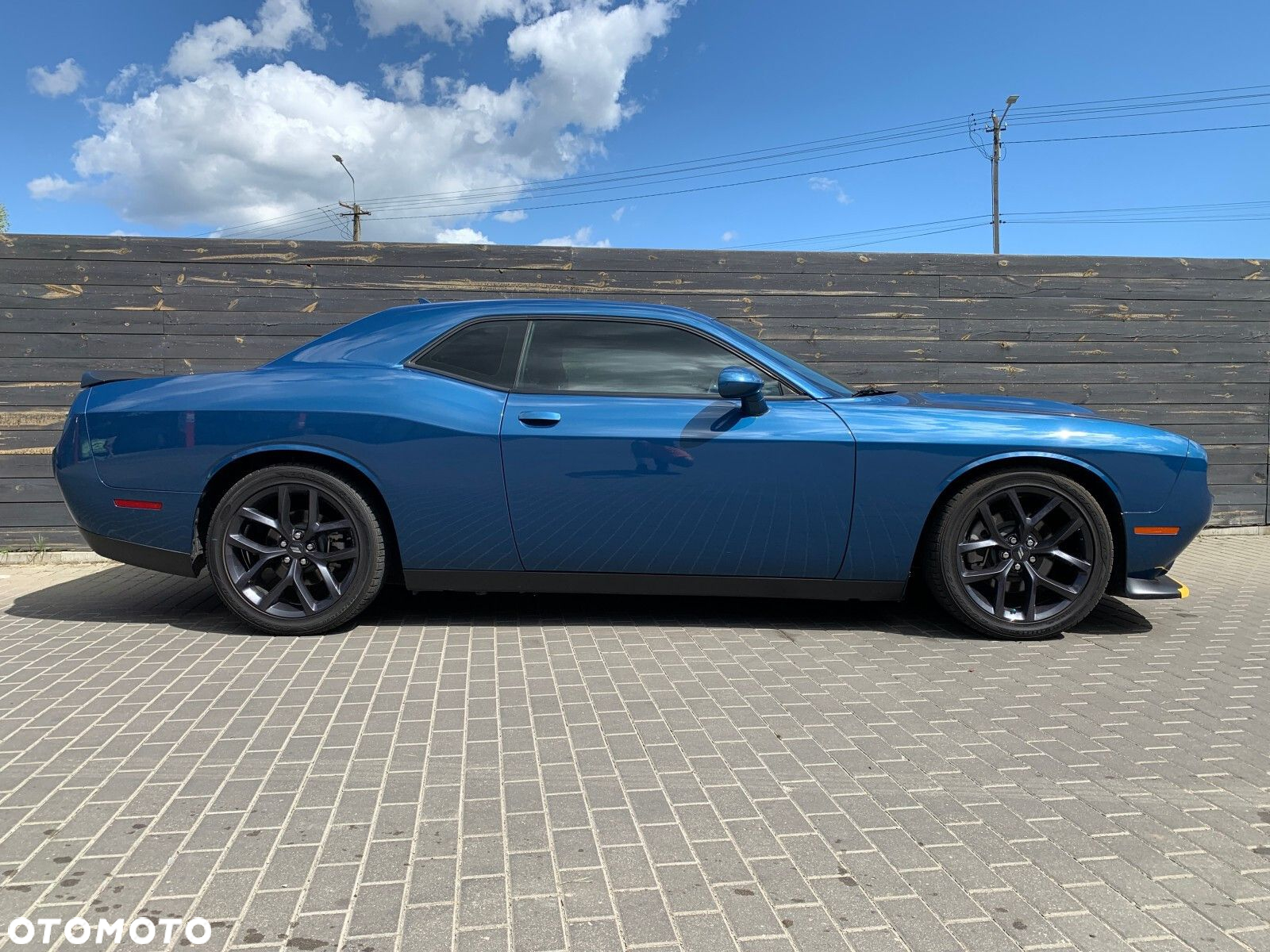 Dodge Challenger - 8