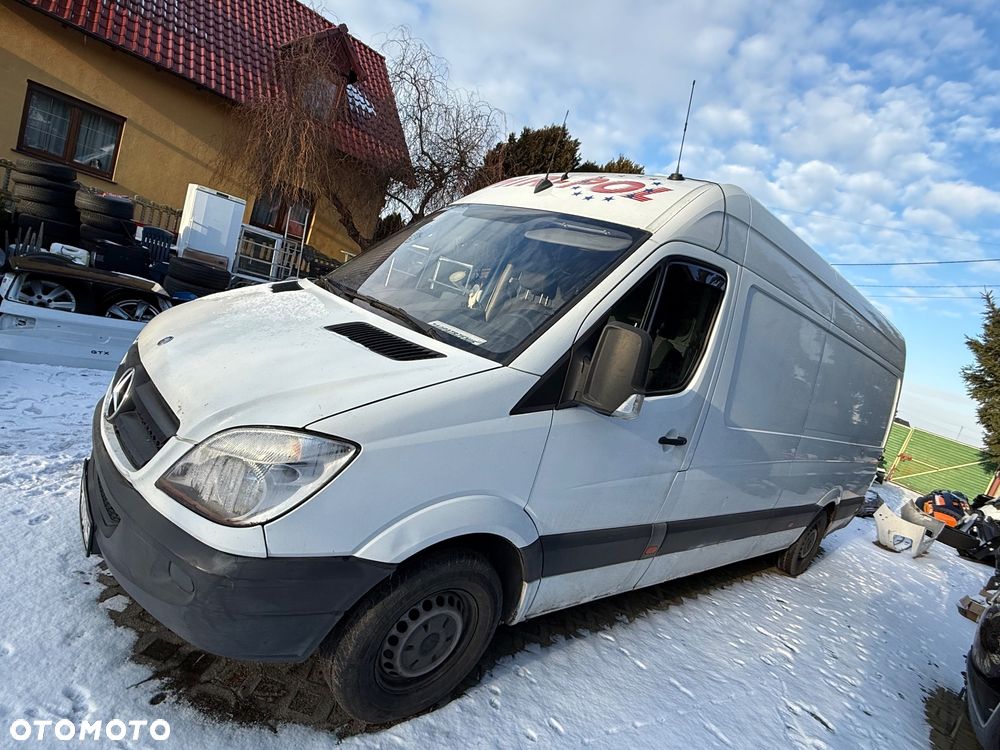 Mercedes-Benz Sprinter - 4