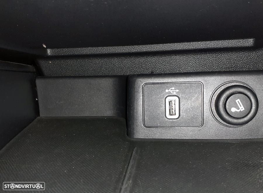 Ford Focus SW 1.5 TDCi EcoBlue Business - 30