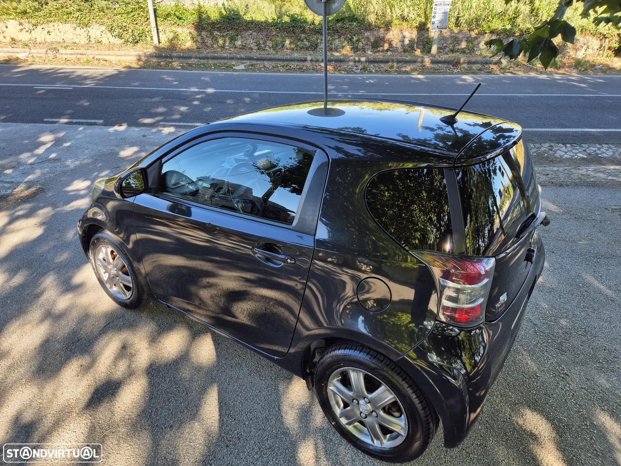 Toyota iQ 1.4 D-4D 2 NAVI+Bluetooth - 2