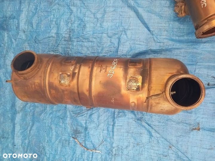 Tłumik DPF DOC SRC z DEF rury mocowanie osłony John Deere 6250R seria 6R - 1